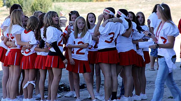 Description: \\fileserver01\staff\cningen\My Documents\My Pictures\Homecoming 2011\Pep Rally - Cheerleaders.JPG
