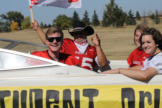 Description: \\fileserver01\staff\cningen\My Documents\My Pictures\Homecoming 2011\stuco boat.jpg