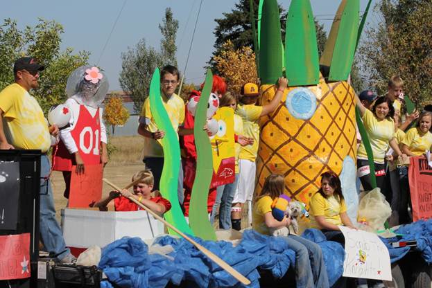 Description: \\fileserver01\staff\cningen\My Documents\My Pictures\Homecoming 2011\float 4.jpg