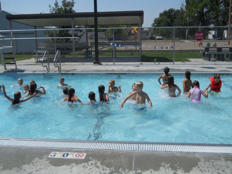 Hemingford Public School District 10 First Grade is Featured Class